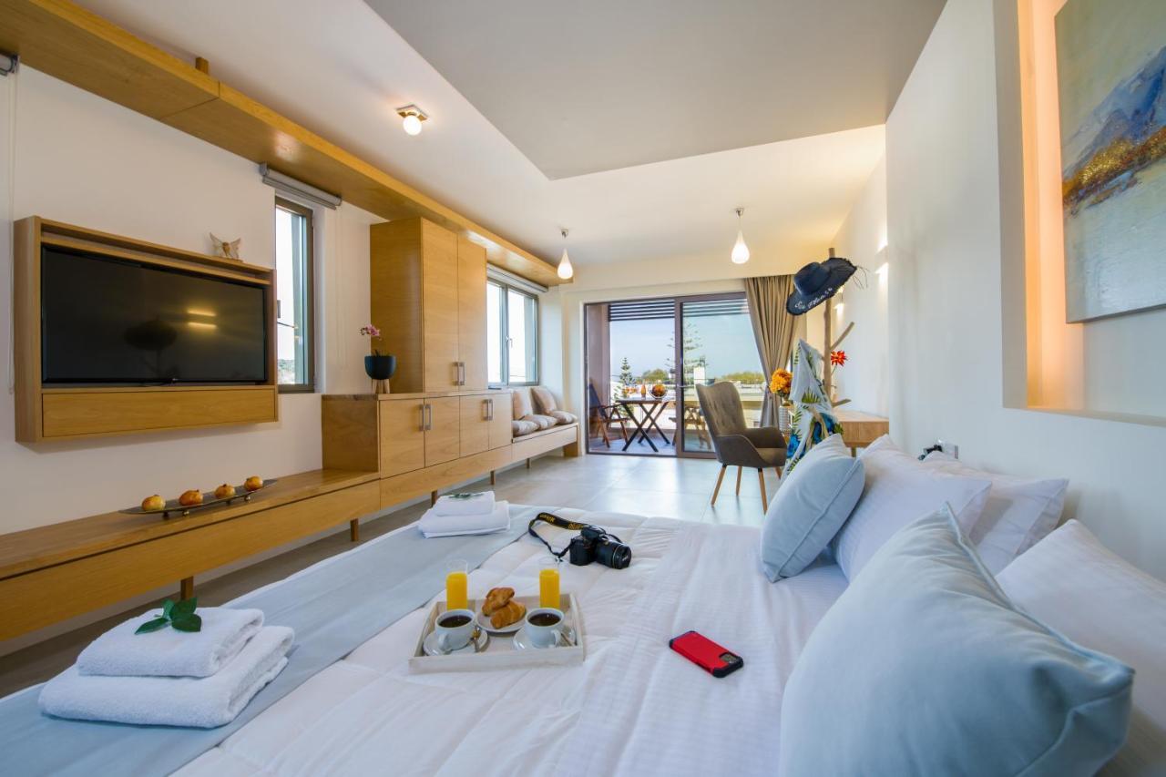 Lilium Luxury Suites Agia Marina Eksteriør billede